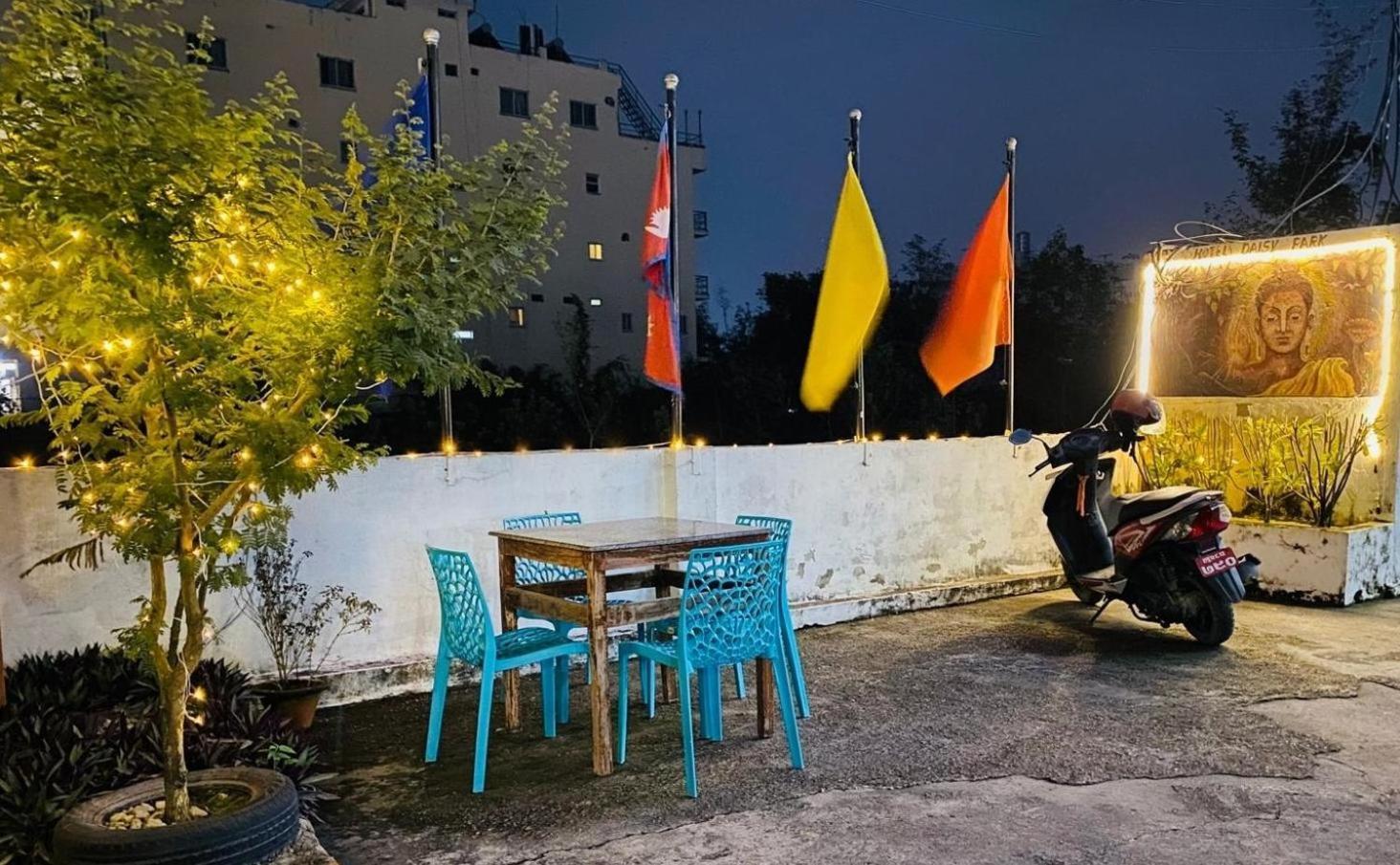 Hotel Daisy Park Bhairāhawā Exteriér fotografie